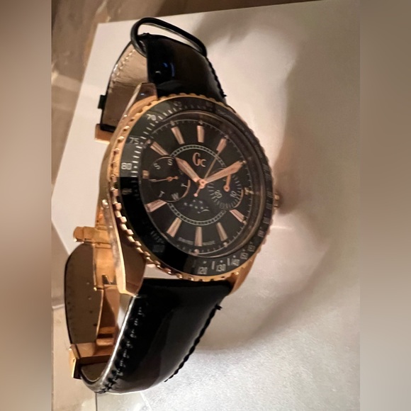 Guess Collection Swiss Made Black Patent Leather Rose Gold Stainless Steel Watch - Picture 2 of 3